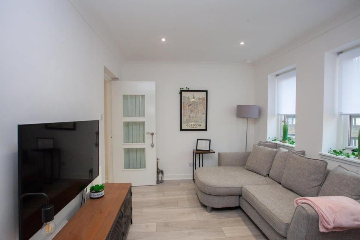 Bright Central Flat With Balcony And Free Parking Glasgow Exterior photo