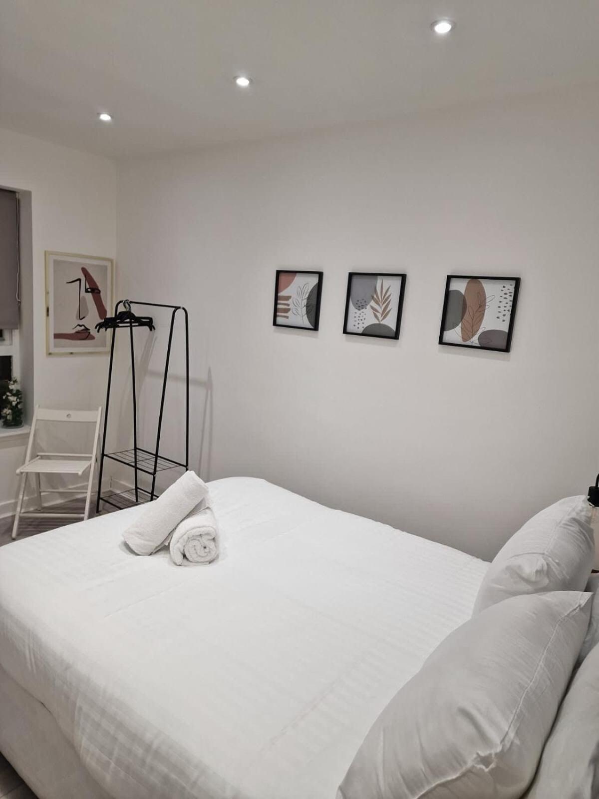 Bright Central Flat With Balcony And Free Parking Glasgow Exterior photo